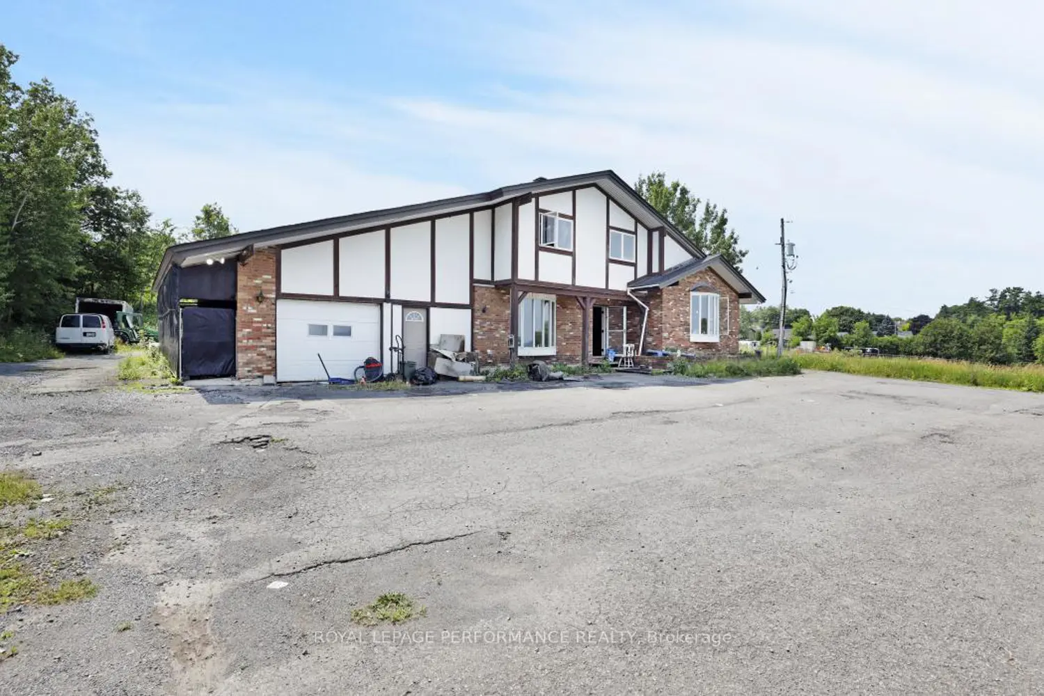 Additional image 8 of 1016 Old Montreal Road