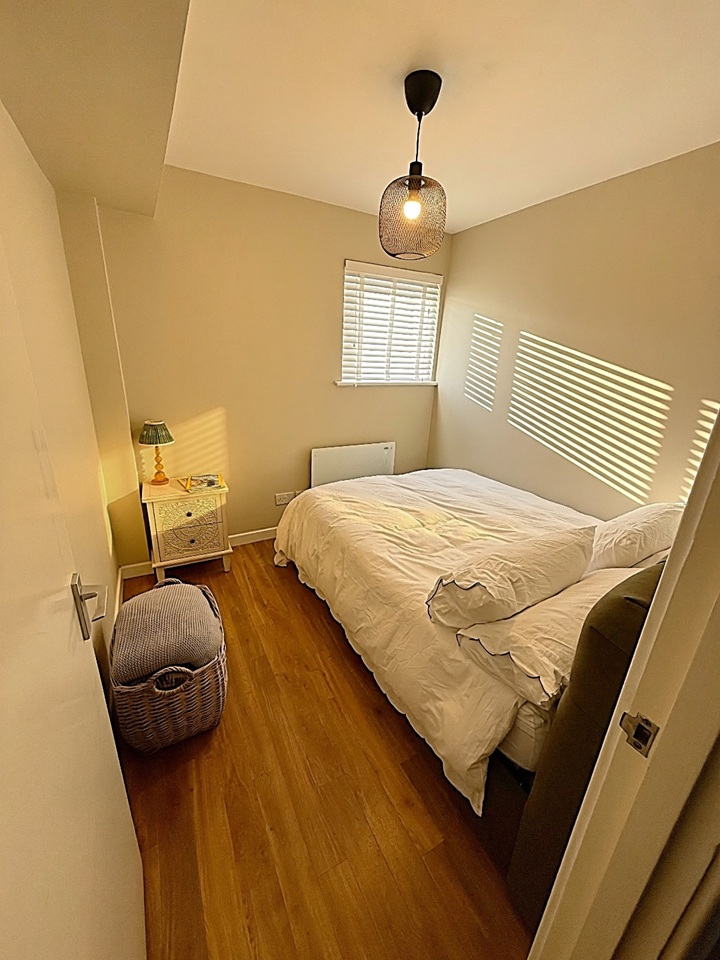 2 Bed Flat, Maynards Quay, E1W, N1 7GU photo 4