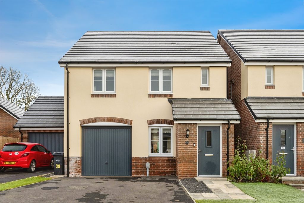 3 bed detached house for saleMaes Yr Ysgol, Ystradgynlais, Swansea SA9