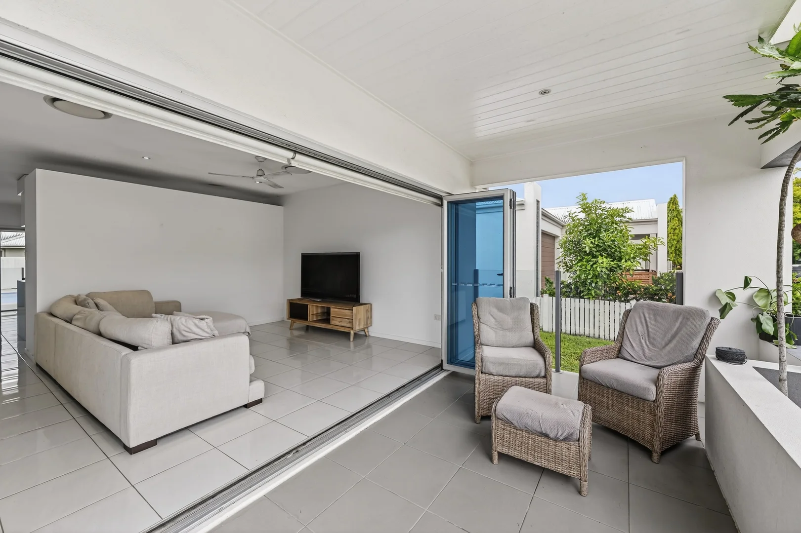 9 Cherington Boulevard, Shaw QLD 4818 photo 4