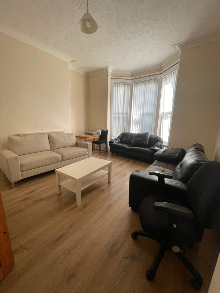 Room in a Shared House, Hanover Square, LS3, N1 7GU photo 2