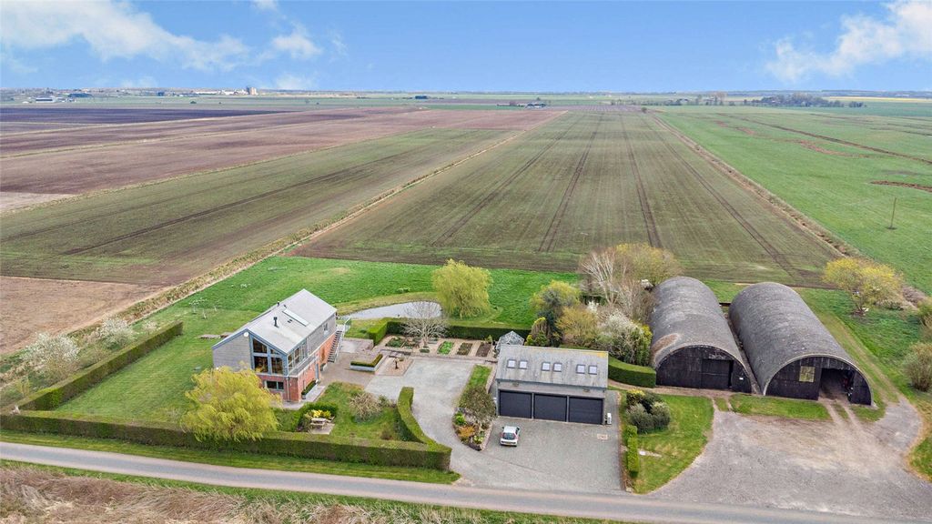 4 bed equestrian for saleWhite Home Farm, Branston Fen, Lincoln LN3