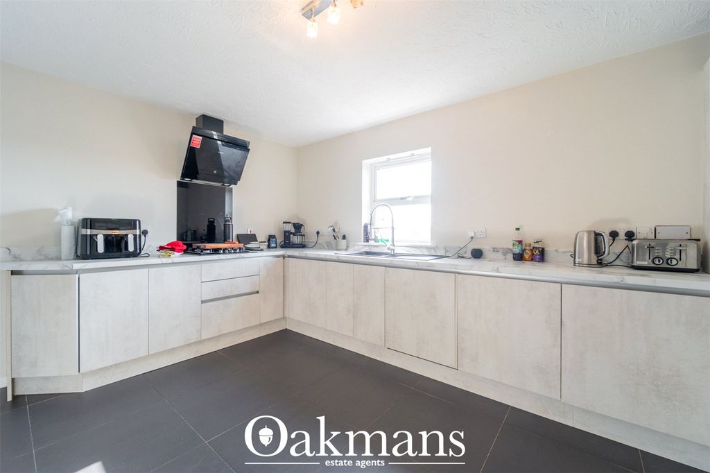 Additional image 3 of 2 bed flat for saleRumbush Lane, Shirley, Solihull, West Midlands B90