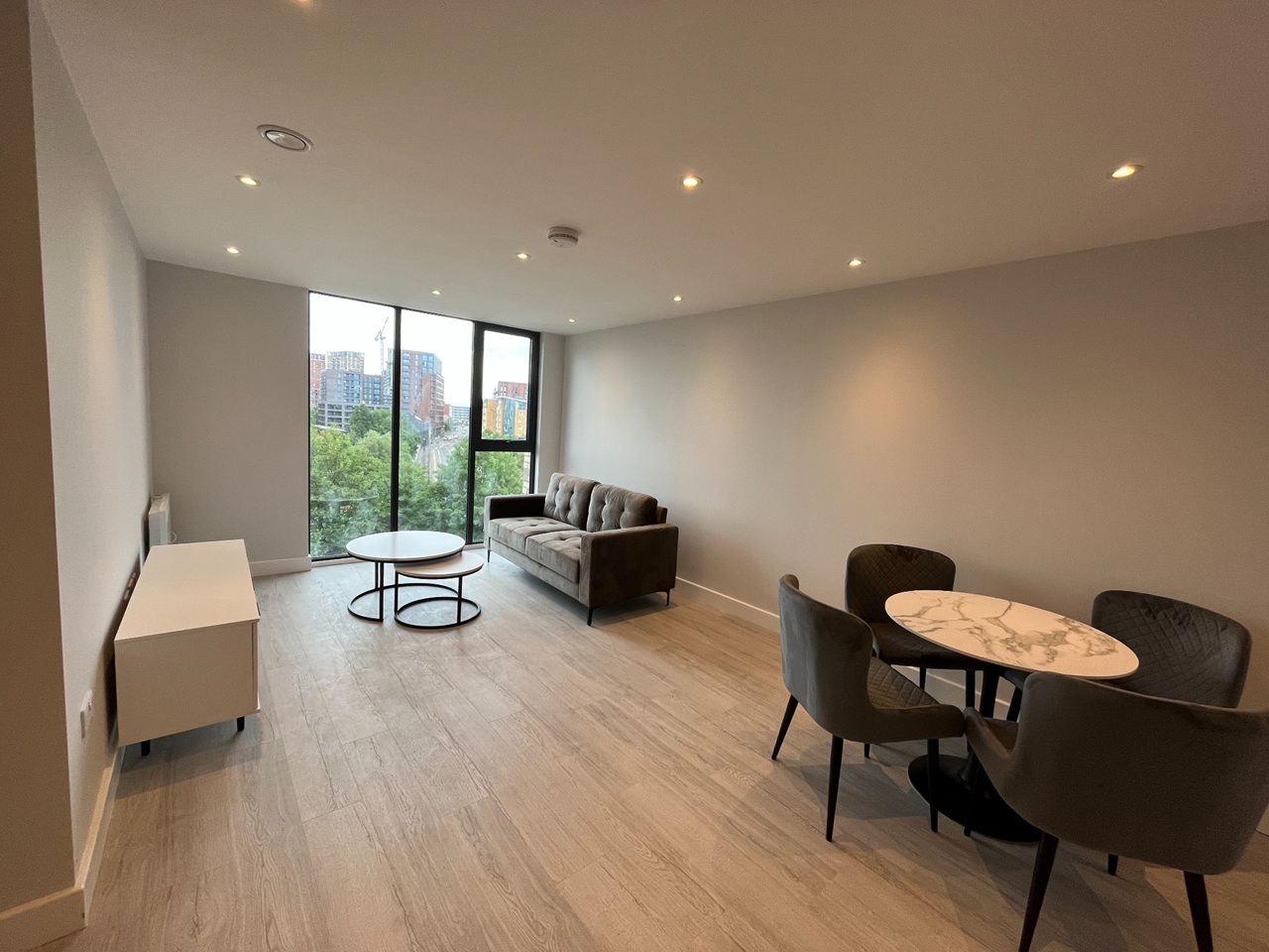 3 Bed Flat, Block B, M5, N1 7GU photo 2