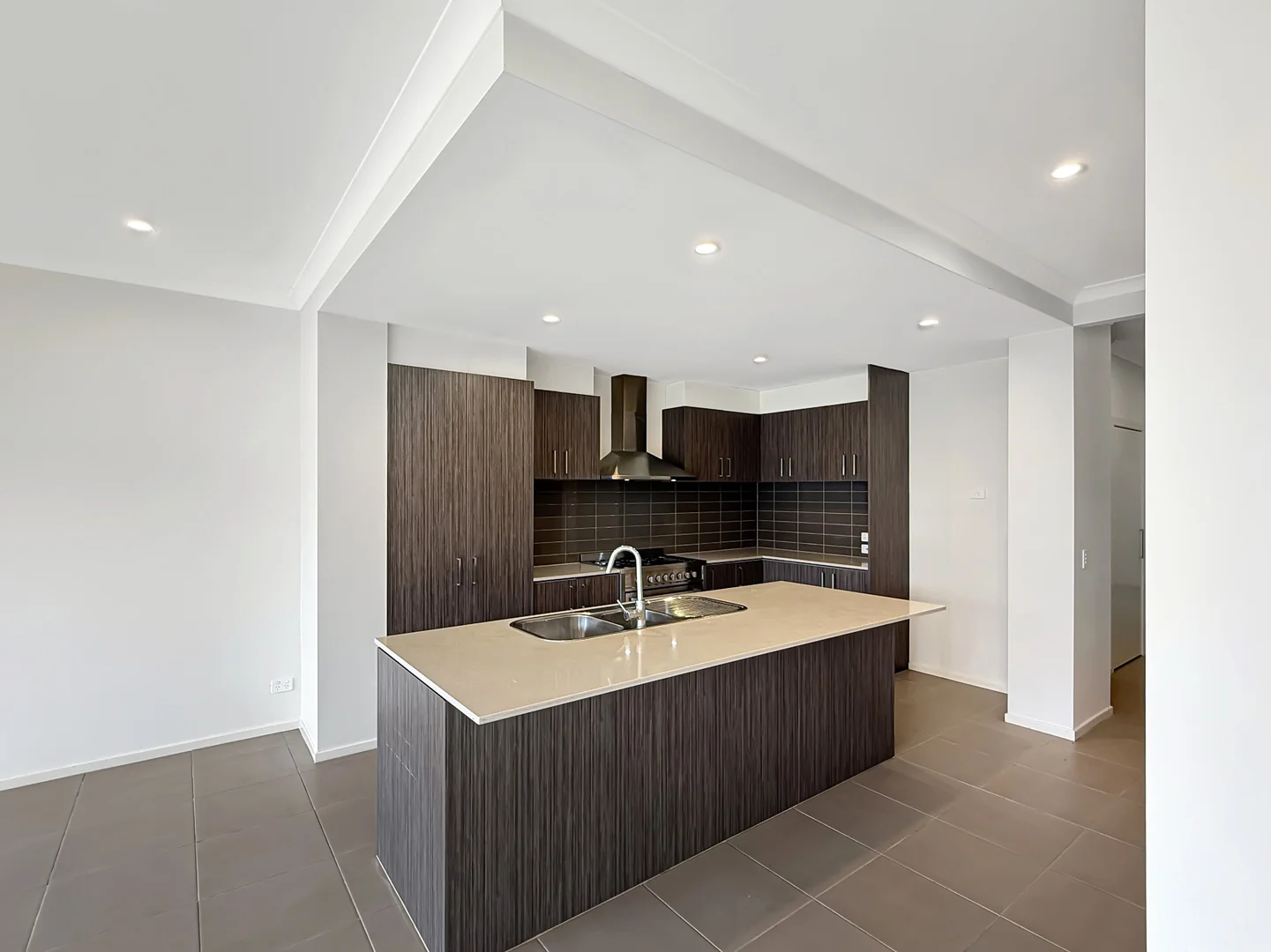 9 Hanford Lane, Wallan VIC 3756 photo 5