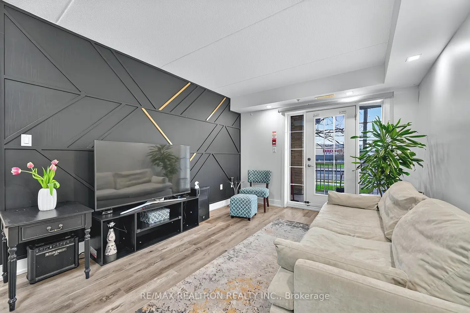 7428 Markham Road 110 photo 4