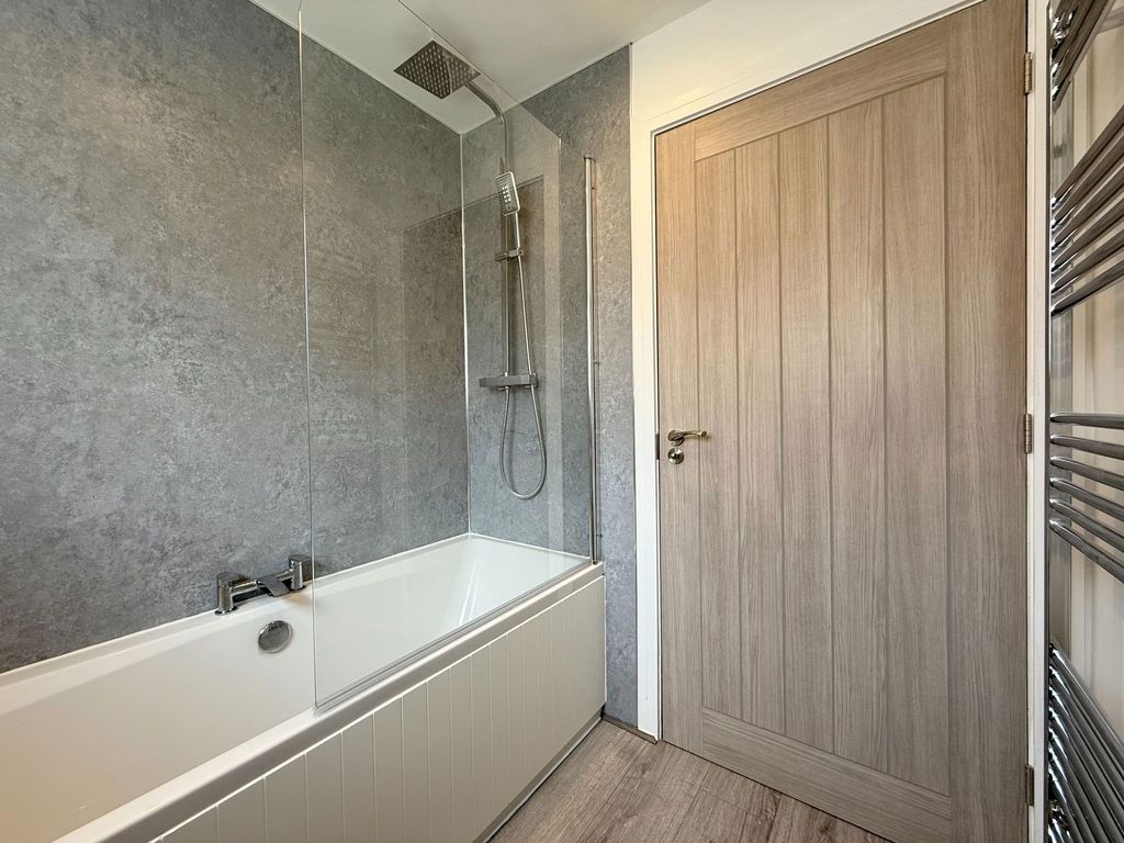 Additional image 7 of 2 bed flat for saleEdith Walk, Great Malvern, Worcestershire WR14