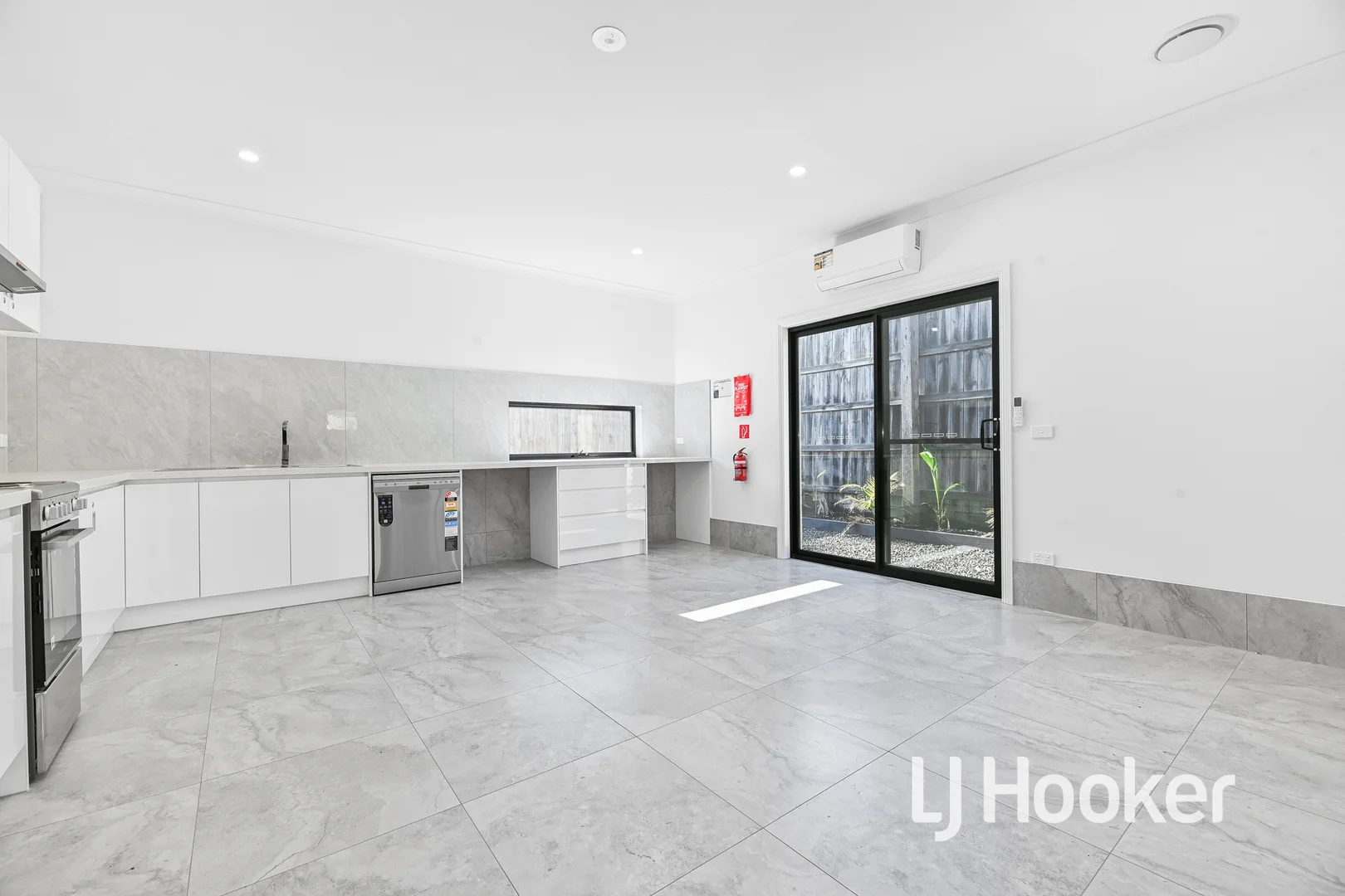 Additional image 3 of 28 Scott Street, Cranbourne VIC 3977
