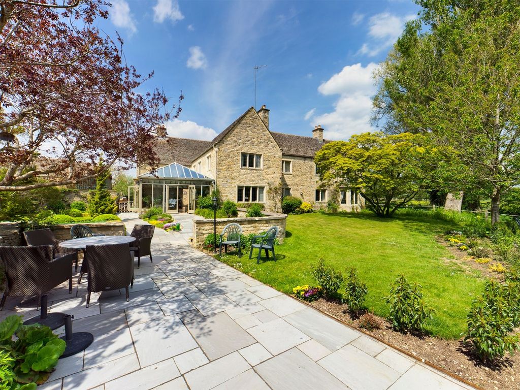 Additional image 12 of 2 bed flat for salePrebendal Court, Station Road, Shipton-Under-Wychwood, Chipping Norton OX7
