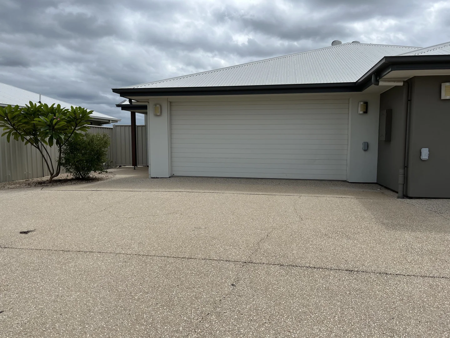 1/11 Newman Drive, Emerald QLD 4720 photo 2