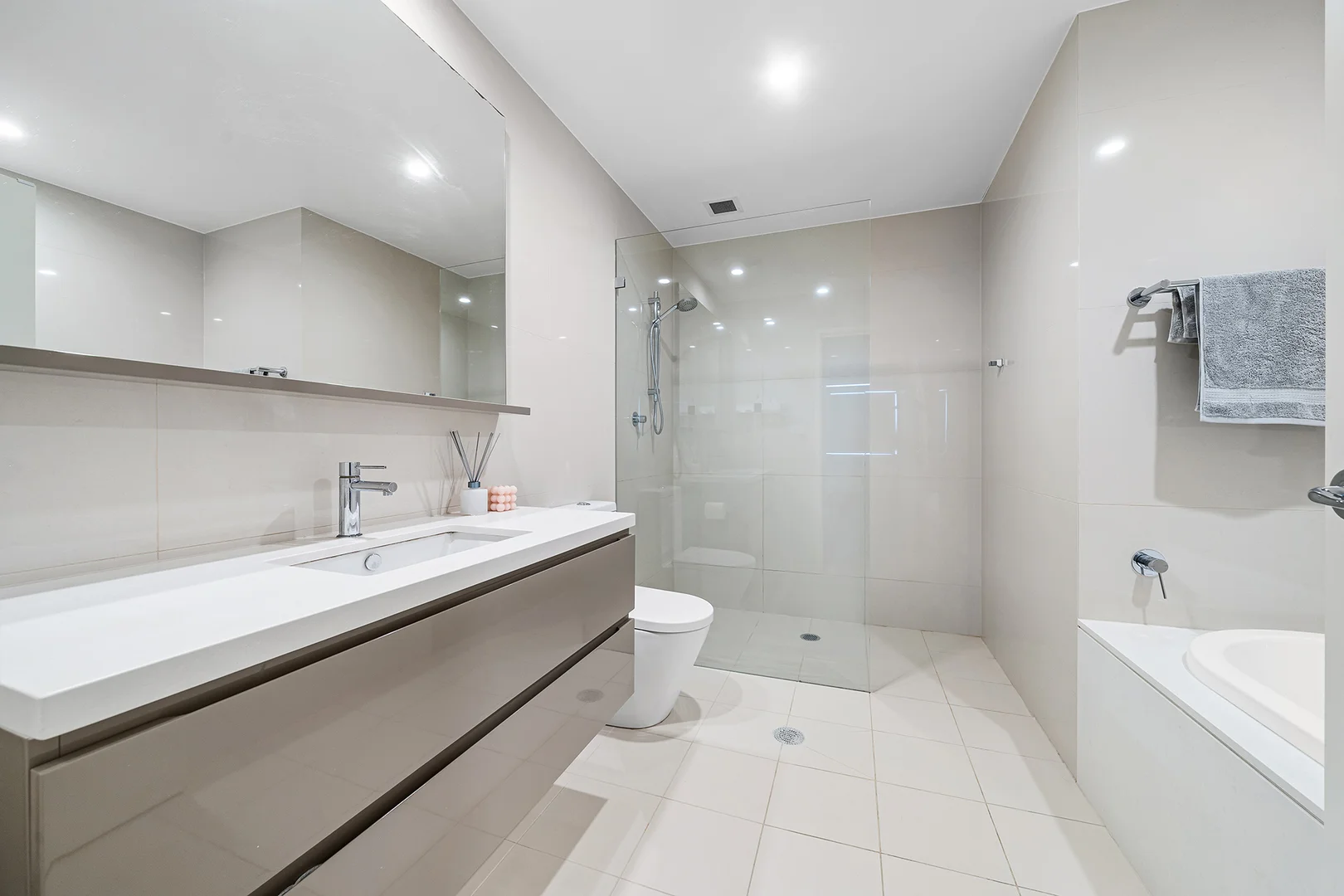 Additional image 5 of 204/2 Palm Avenue, Breakfast Point NSW 2137