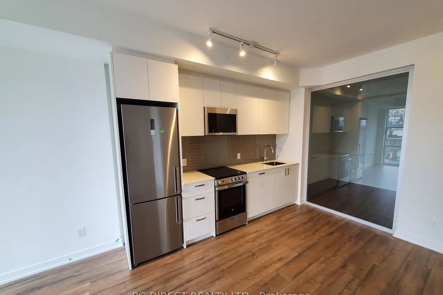 Additional image 4 of 1787 St Clair Avenue 324