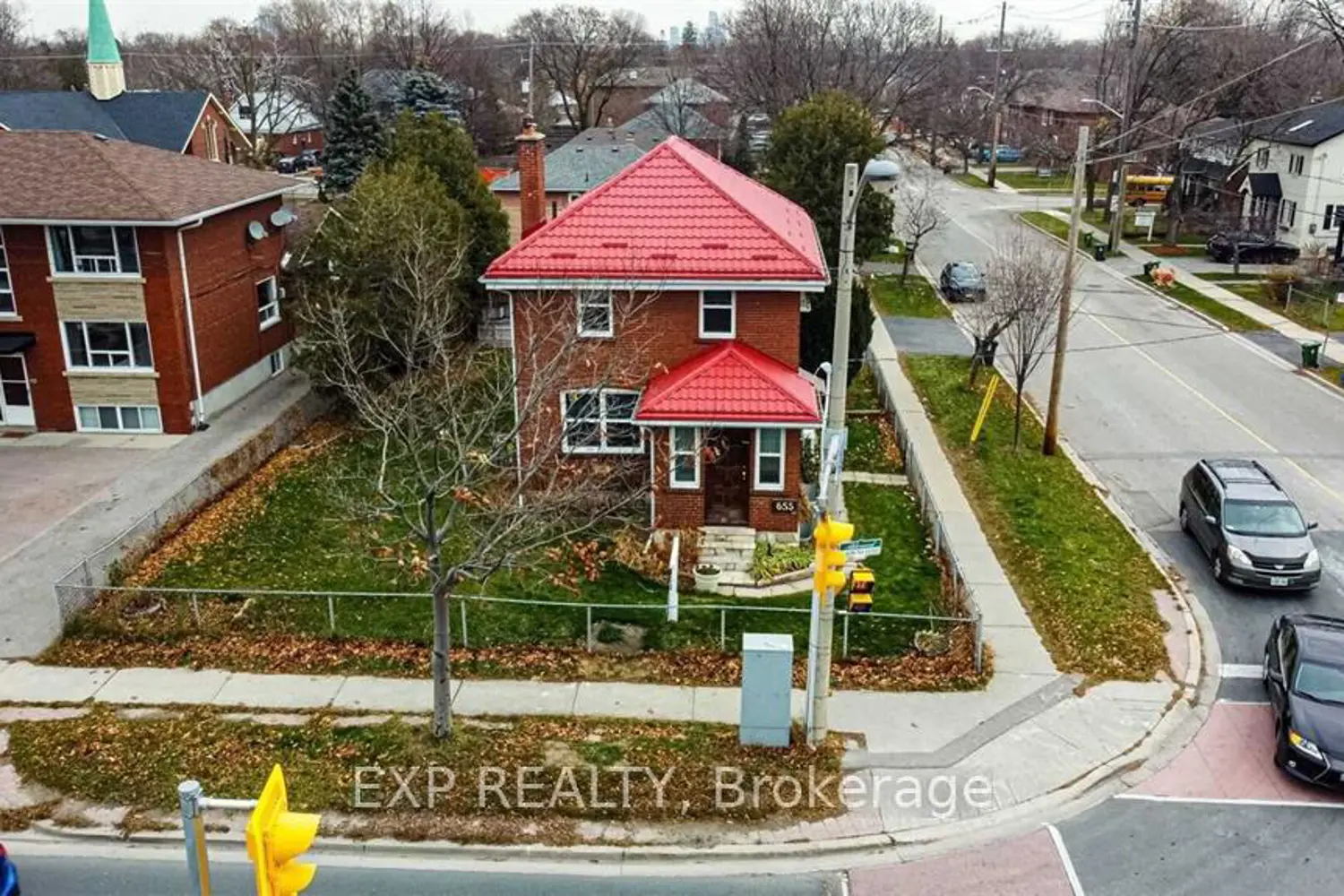 655 Browns Line photo 5