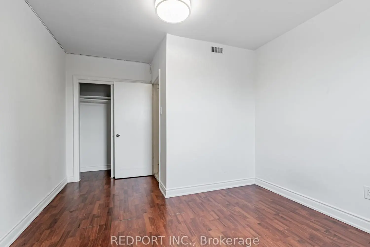 2620 Danforth Avenue photo 5