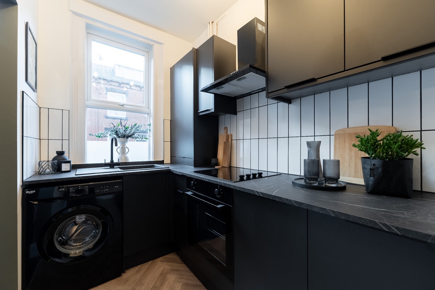 2 Bed Terraced House, Harold Mount, LS6, N1 7GU photo 3