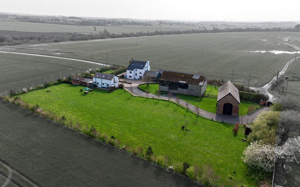 6 bed detached house for saleStation Road, Barton, Ormskirk L39