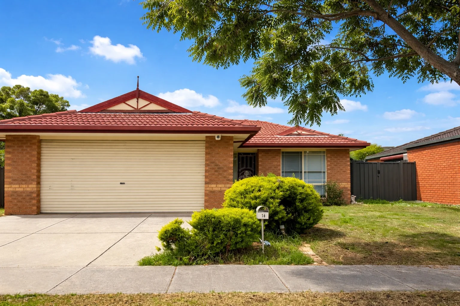 16 Brindalee Way, Hillside VIC 3037