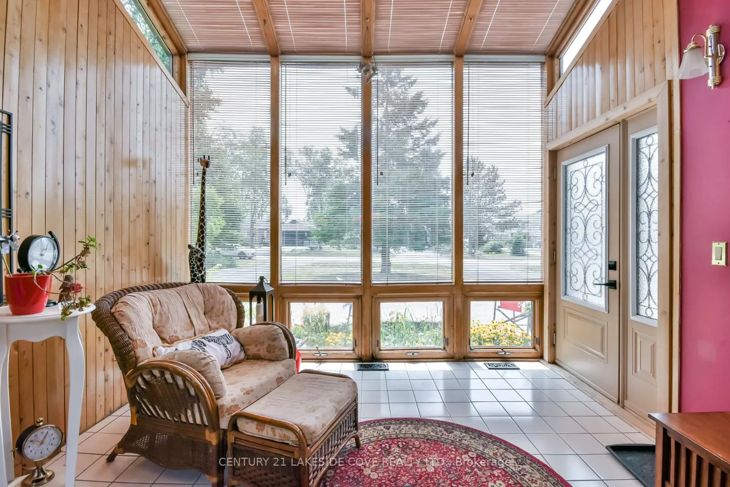 135 Bayshore Drive photo 3
