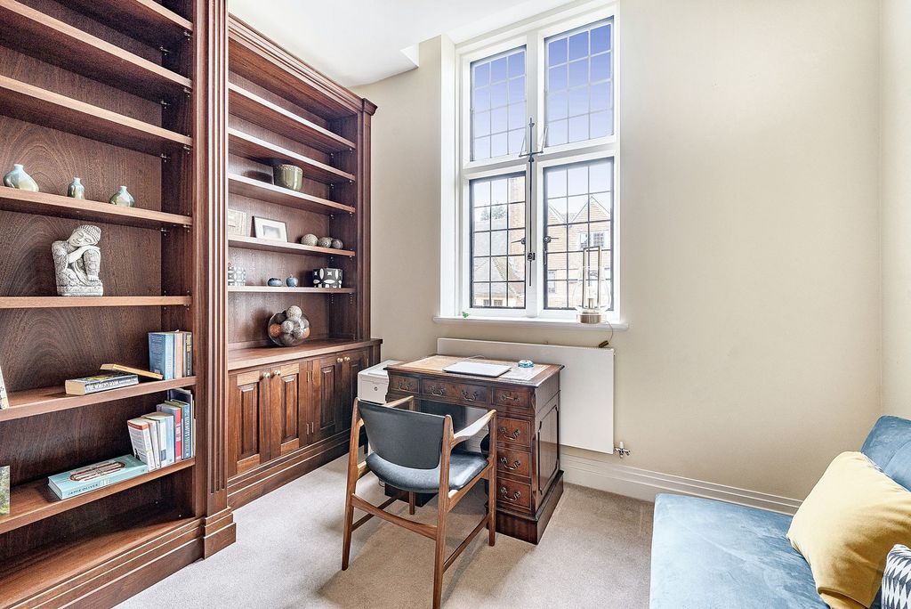 Additional image 14 of 3 bed flat for saleKings Drive, Midhurst GU29