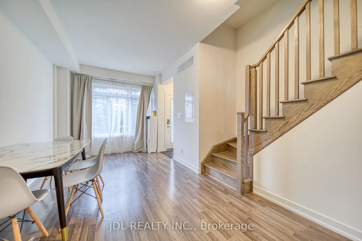 370 D Red Maple Road 118 photo 3