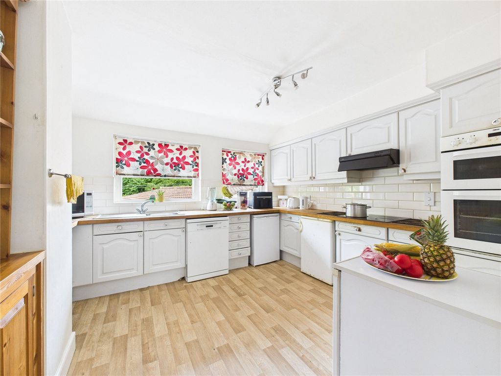 Additional image 2 of 5 bed flat for saleThoroughfare, Halesworth, Suffolk IP19