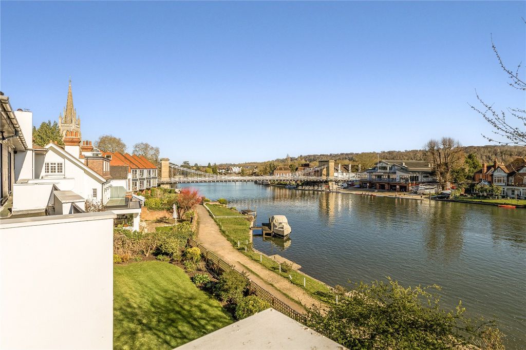 3 bed flat for saleDunstable House, Riverside, Marlow, Buckinghamshire SL7 photo 2