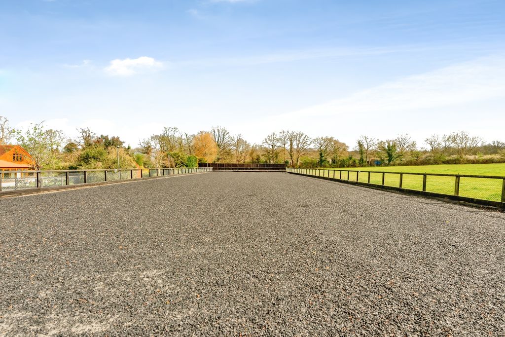 Additional image 2 of 3 bed detached house for saleAxes Lane, Redhill RH1