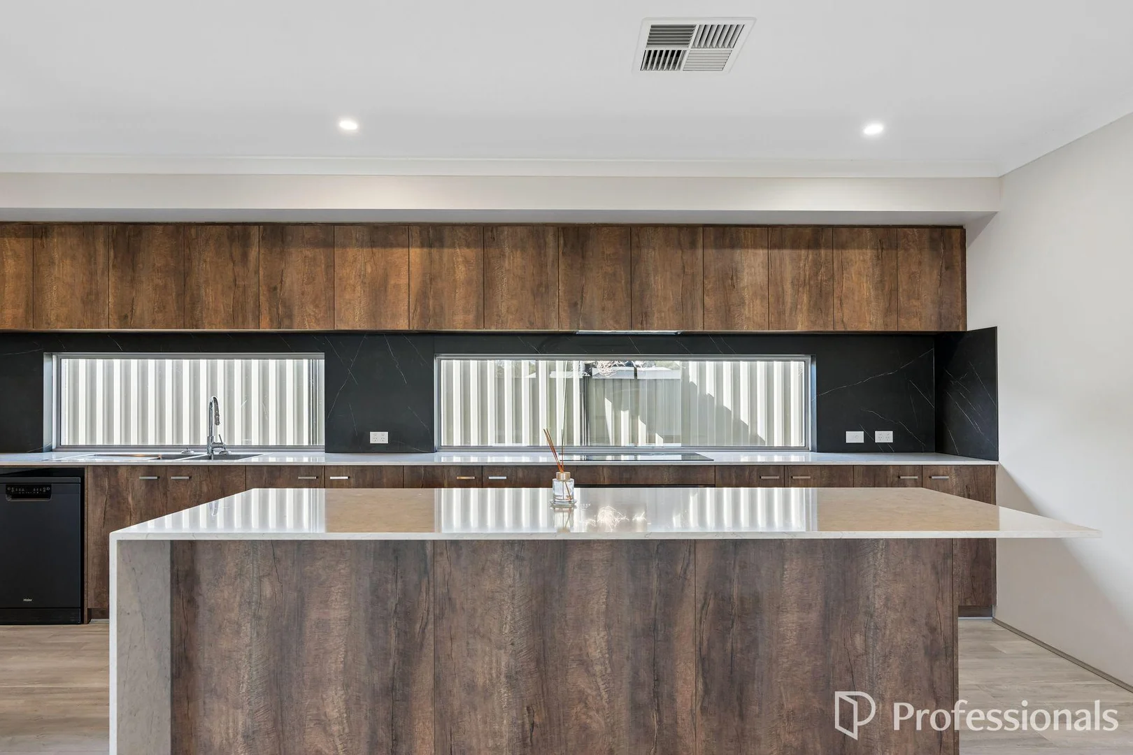 2 Albion Road, Byford WA 6122 photo 2