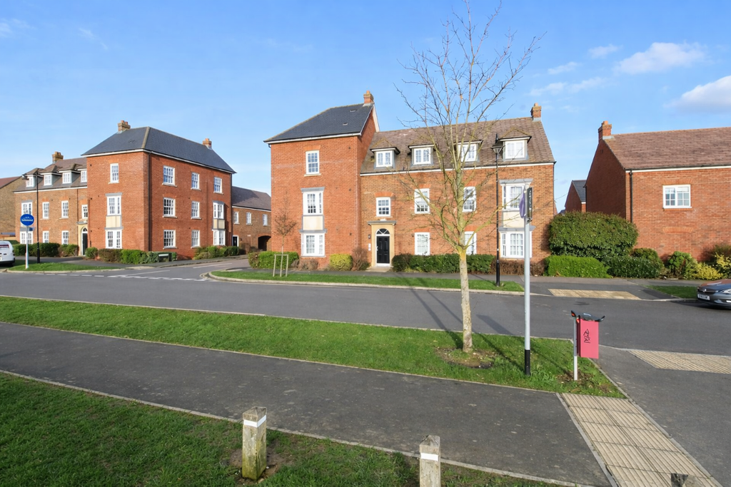 2 bed flat for saleWilkinson Road, Bedford MK42