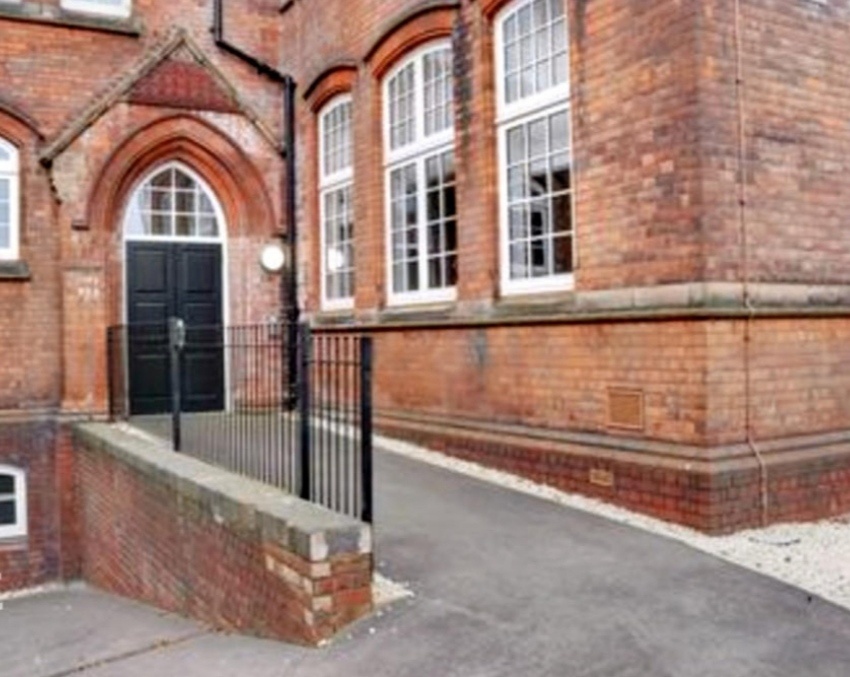 1 Bed Flat, Crocketts Lane, B66, N1 7GU photo 4