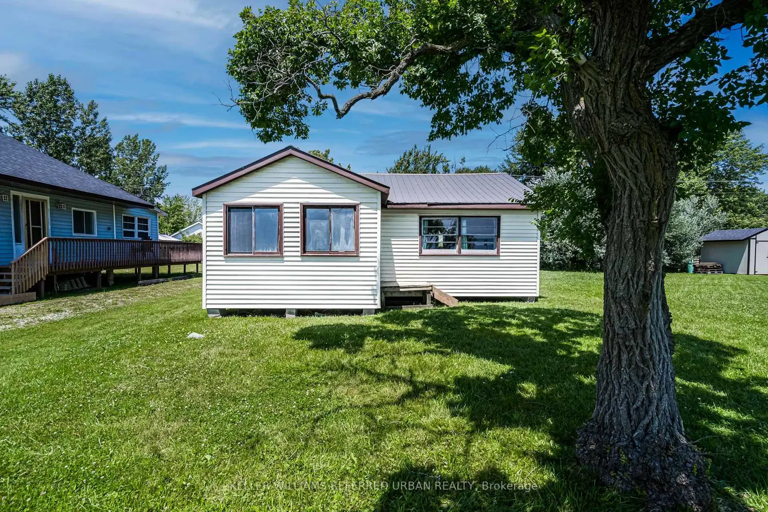 845 Lakeshore Road photo 2
