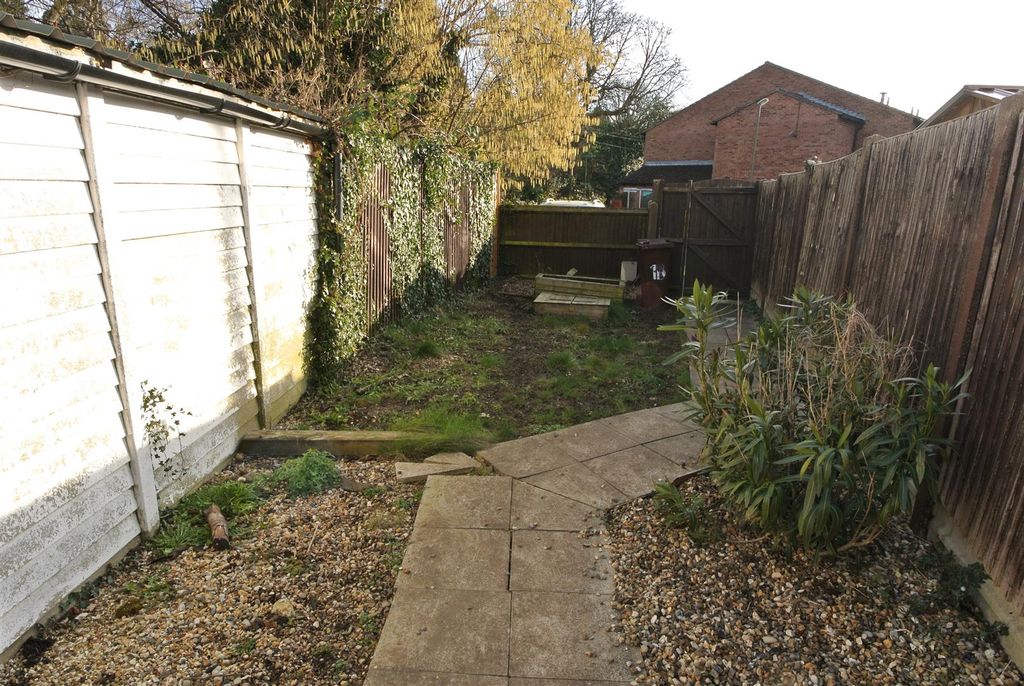 Additional image 9 of 2 bed maisonette for saleBlays Close, Englefield Green, Egham TW20
