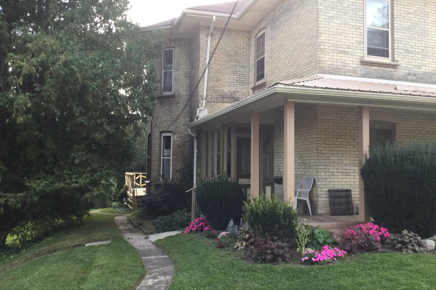 185 John Street photo 2