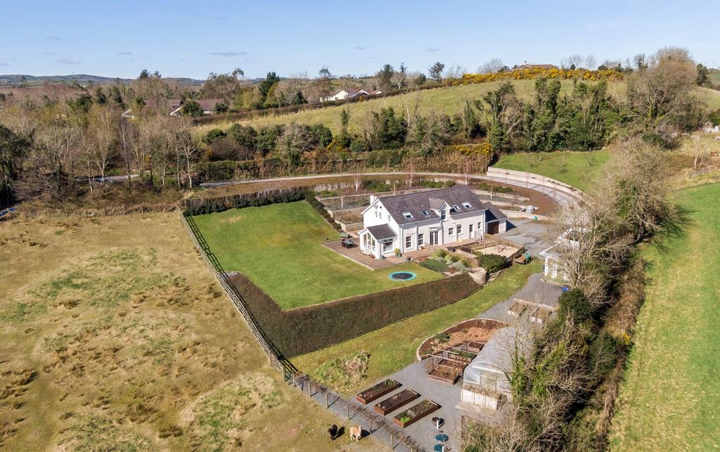 5 bed detached house for sale39 Cherryhill Road, Ballynahinch BT24