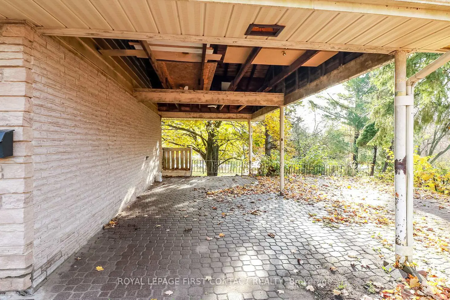 18 Kennedy Drive photo 3