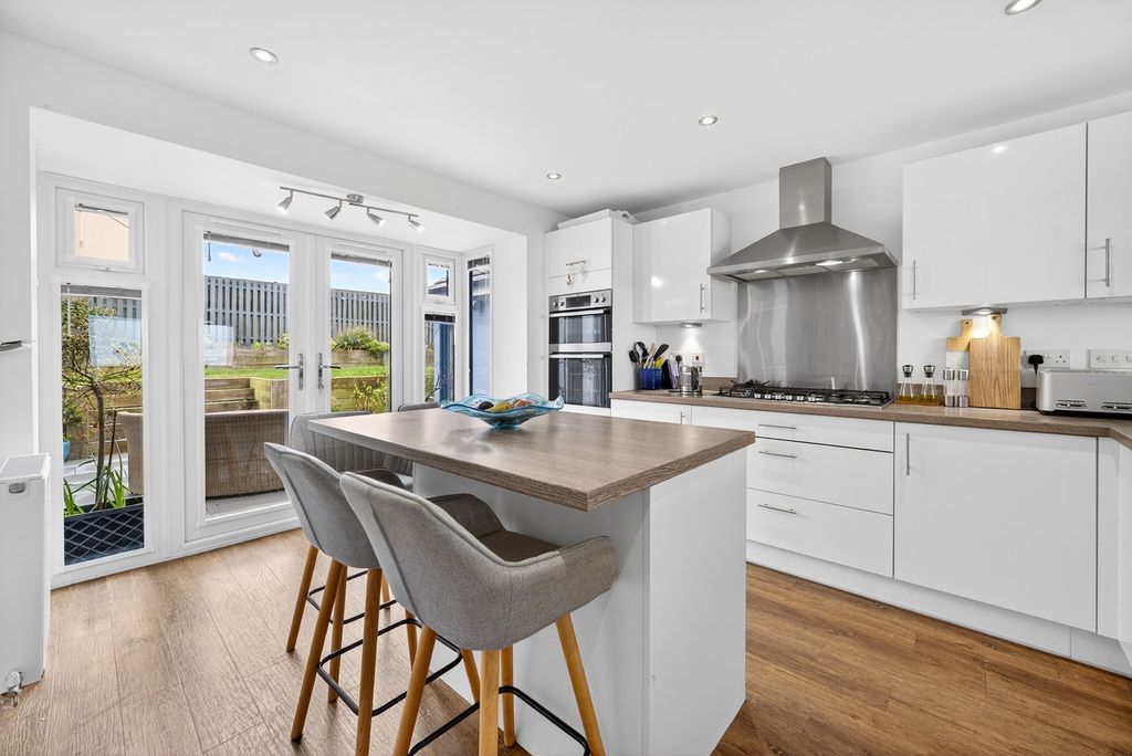 Additional image 3 of 6 bed detached house for saleChannel View, Ogmore-By-Sea CF32