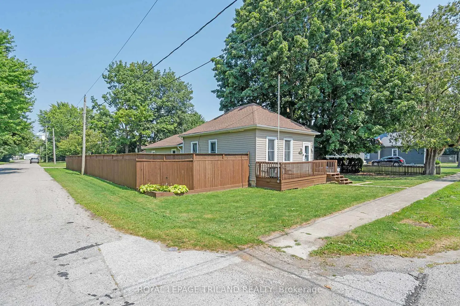 8026 Centre Street photo 4
