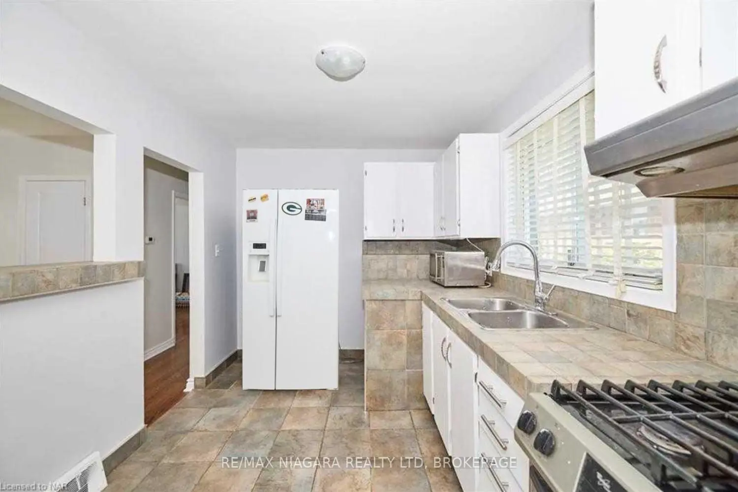 6933 Hagar Avenue photo 5