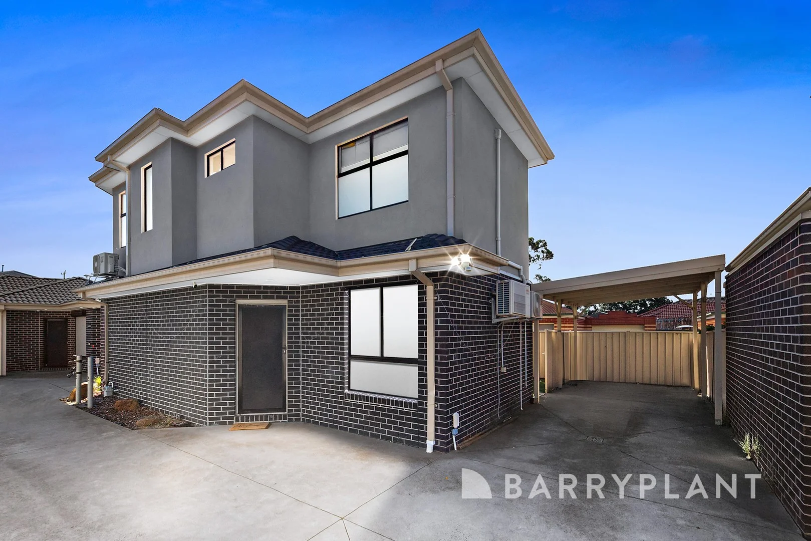2/142 Biggs Street, St Albans VIC 3021
