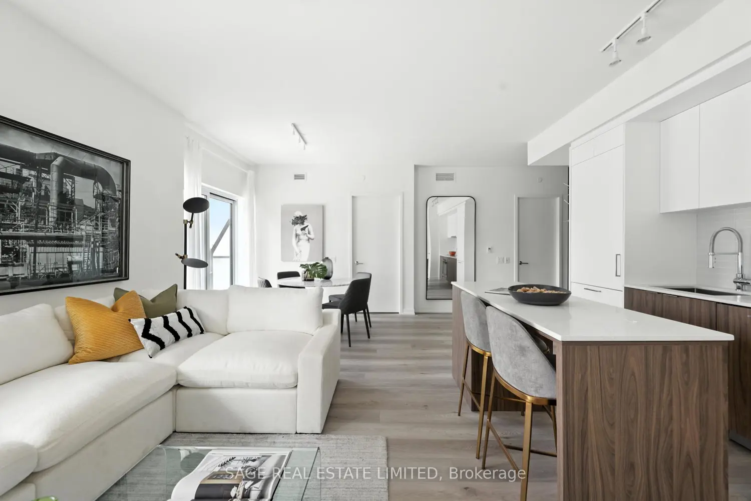 Additional image 4 of 863 St.Clair Avenue 301