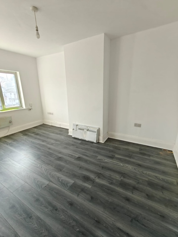1 Bed Flat, Kingstanding Road, B44, N1 7GU photo 5