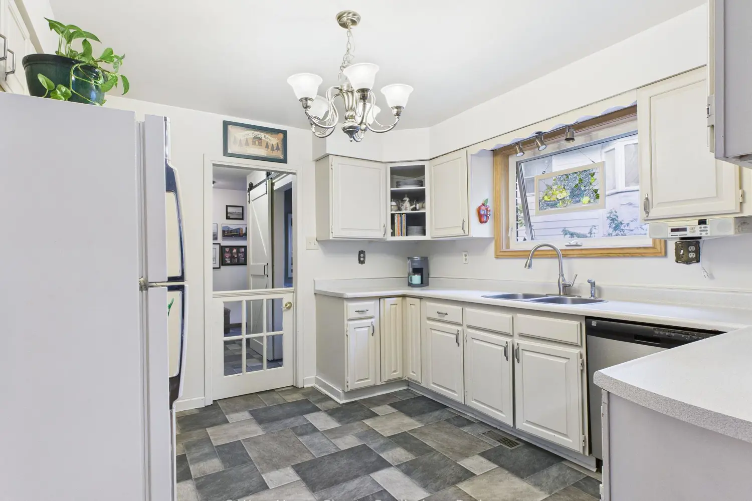 Additional image 10 of 341 Wellington Street