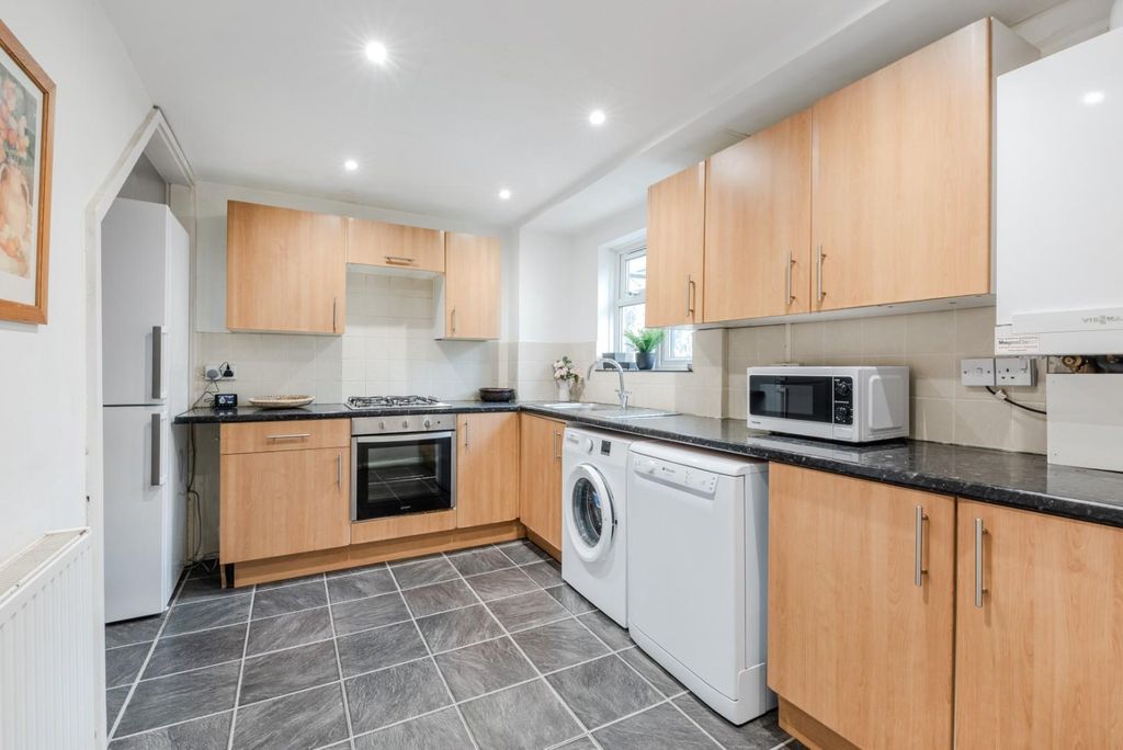 3 bed maisonette for saleSnow Hill, Bath BA1 photo 4
