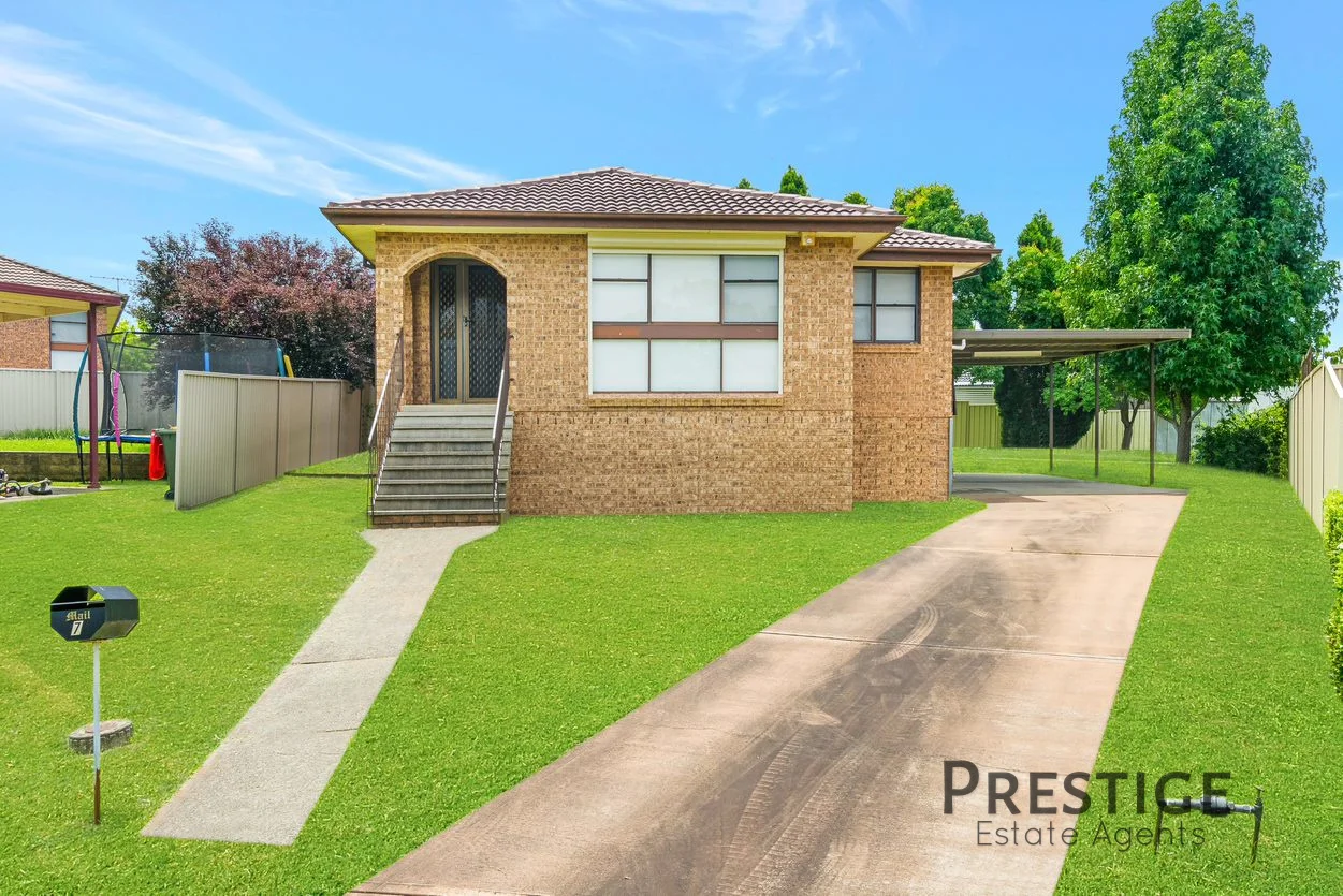7 Ash Close, Bossley Park NSW 2176