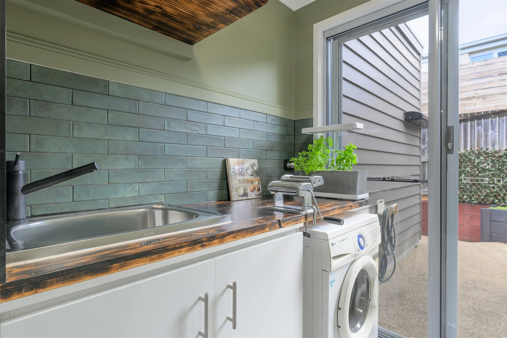 Additional image 17 of 6 Windjana Court, New Auckland QLD 4680
