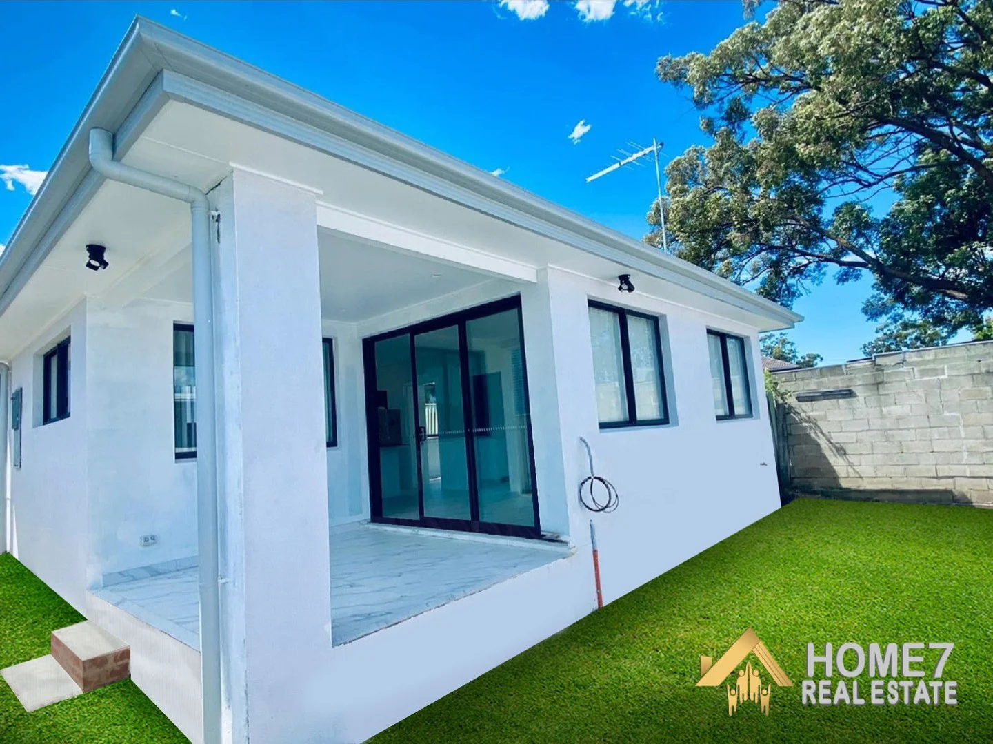 1/8 Greenacre road, Greenacre NSW 2190