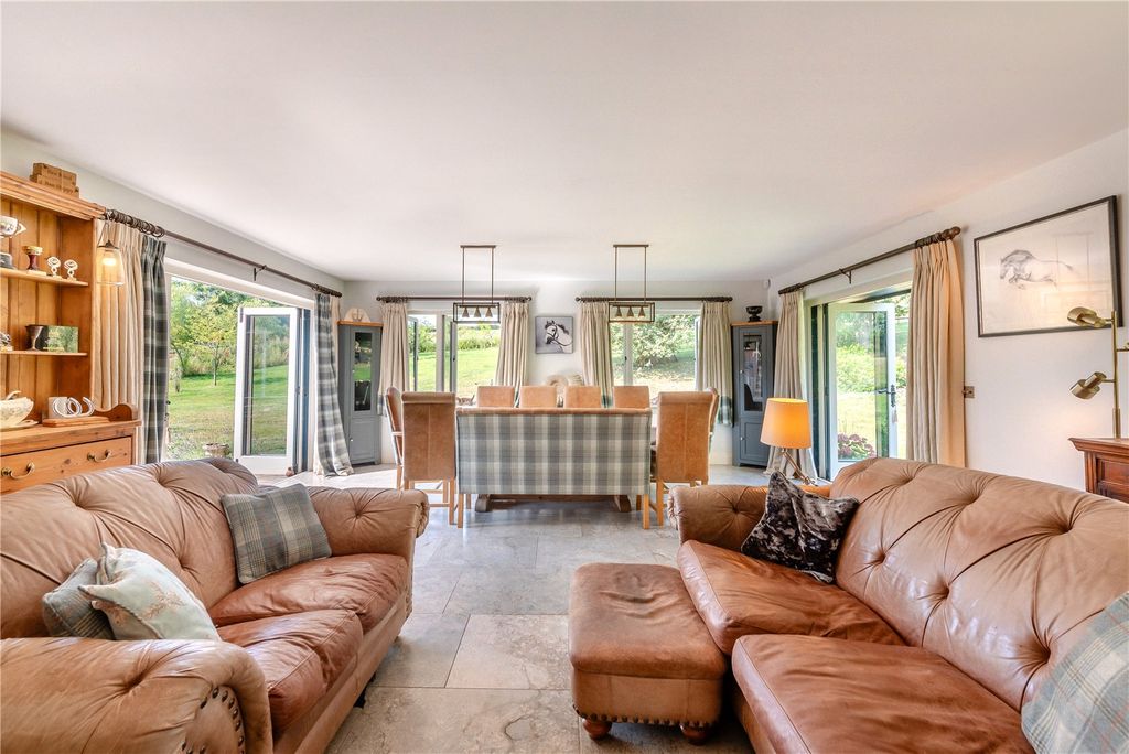 5 bed equestrian for saleWinterbourne Road, Berkshire, United Kingdom RG20 photo 4