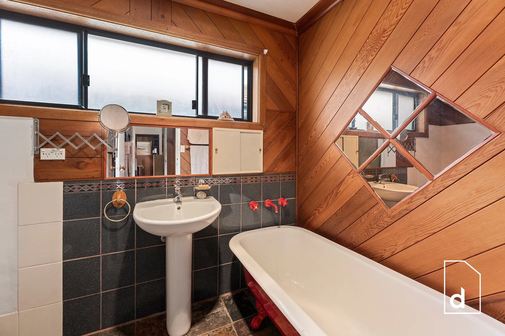 Additional image 7 of 90 Robertson Street, Coniston NSW 2500