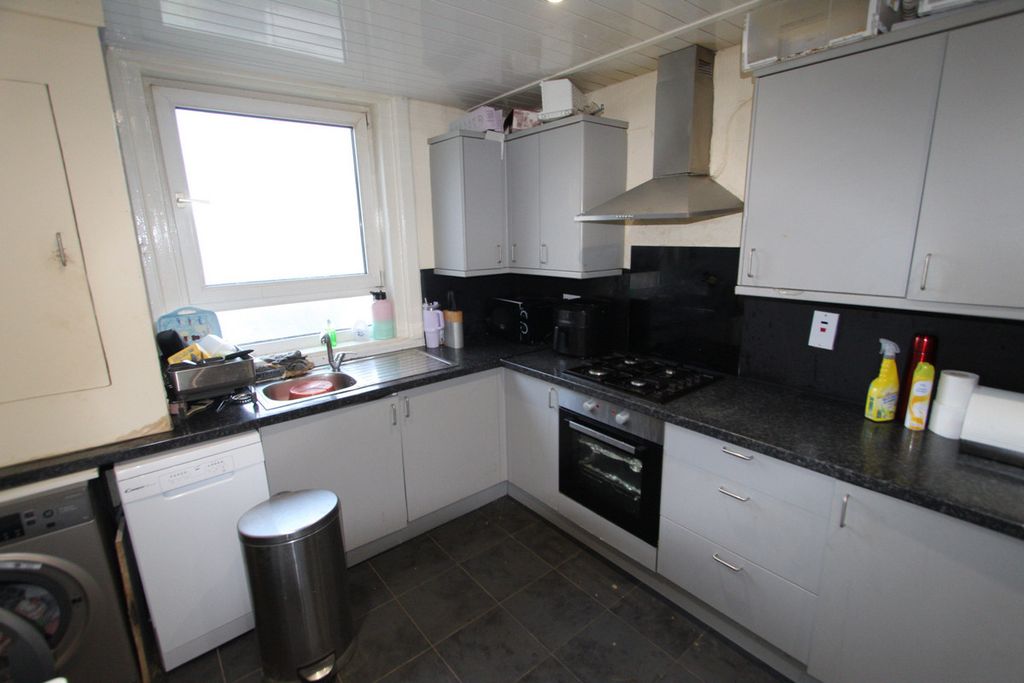 Additional image 4 of 3 bed flat for saleHigh Street, Johnstone, 8 PA5