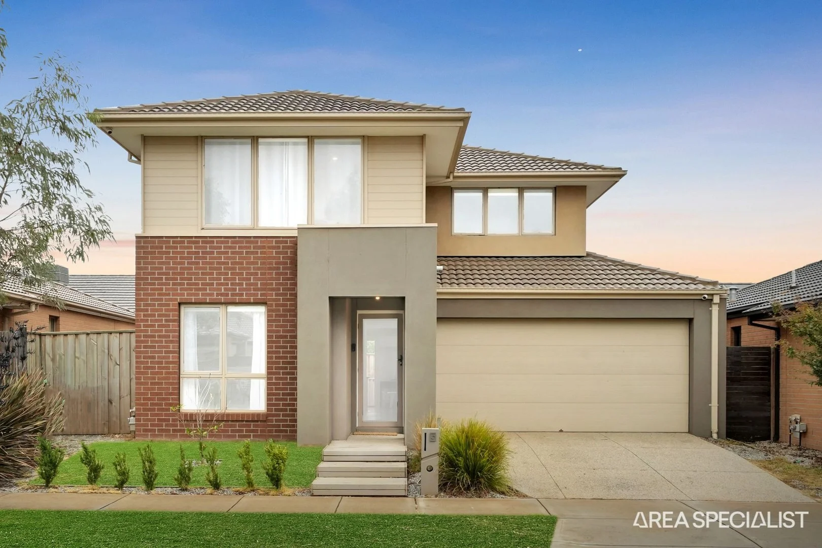 5 Harry Drive, Thornhill Park VIC 3335